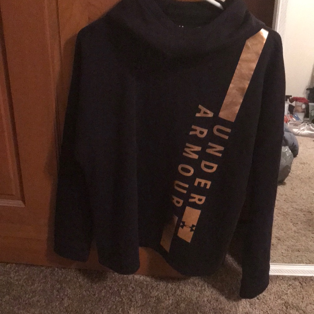 BRAND NEW UNDER ARMOR HOODIE!